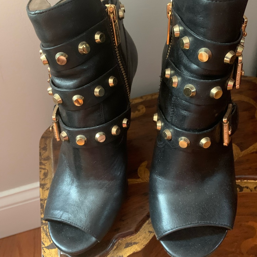 Michael Kors ankle boots size 8